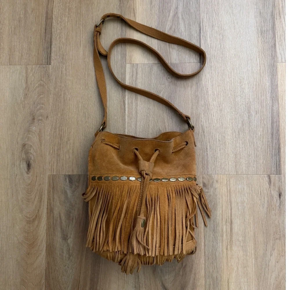 Lucky Brand Tan Suede Fringe Crossbody Bucket Bag Boho Western Studded indie